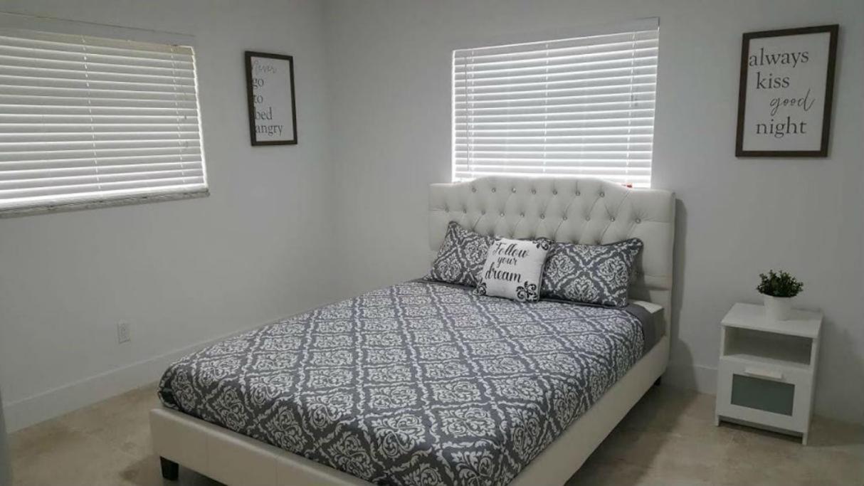 N61 Apartment Hollywood Bagian luar foto