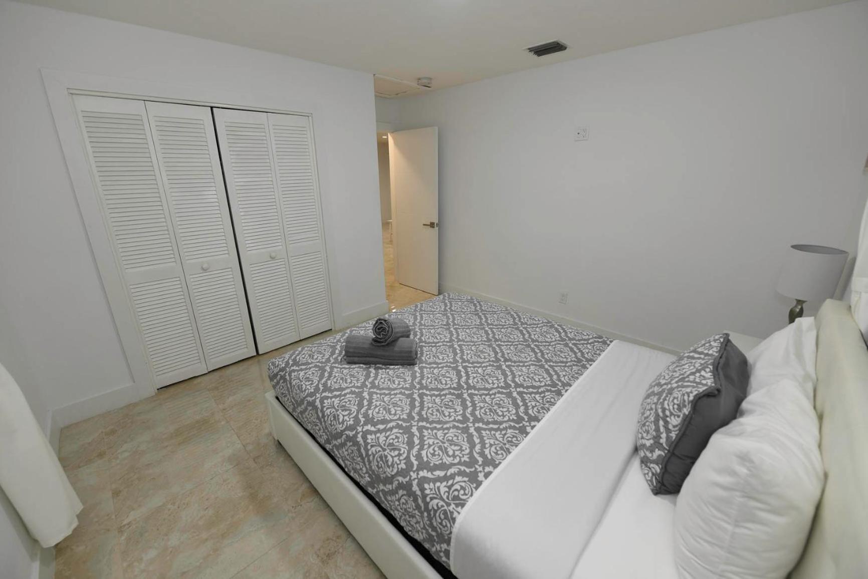 N61 Apartment Hollywood Bagian luar foto